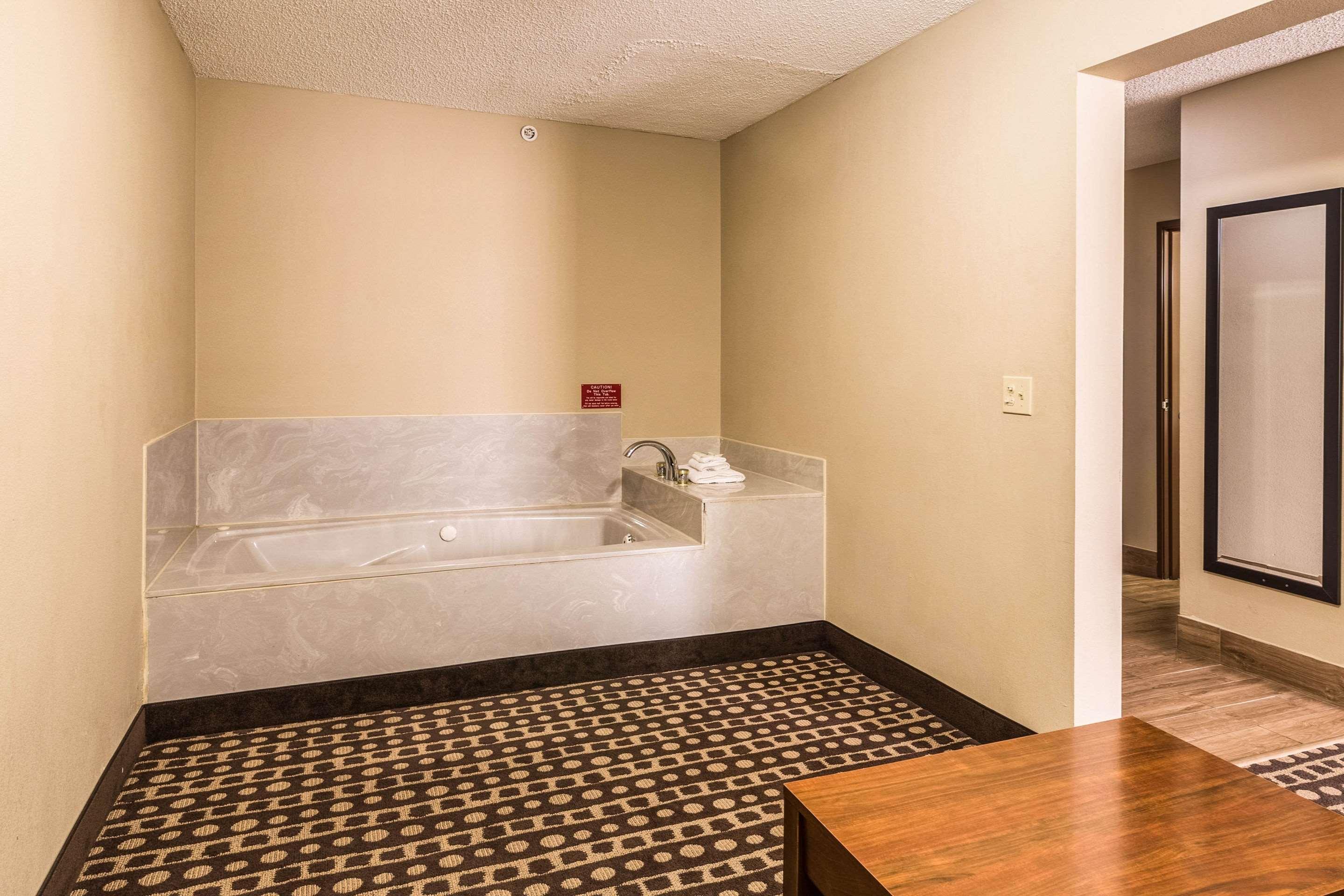 Quality Inn West Plains Exterior photo