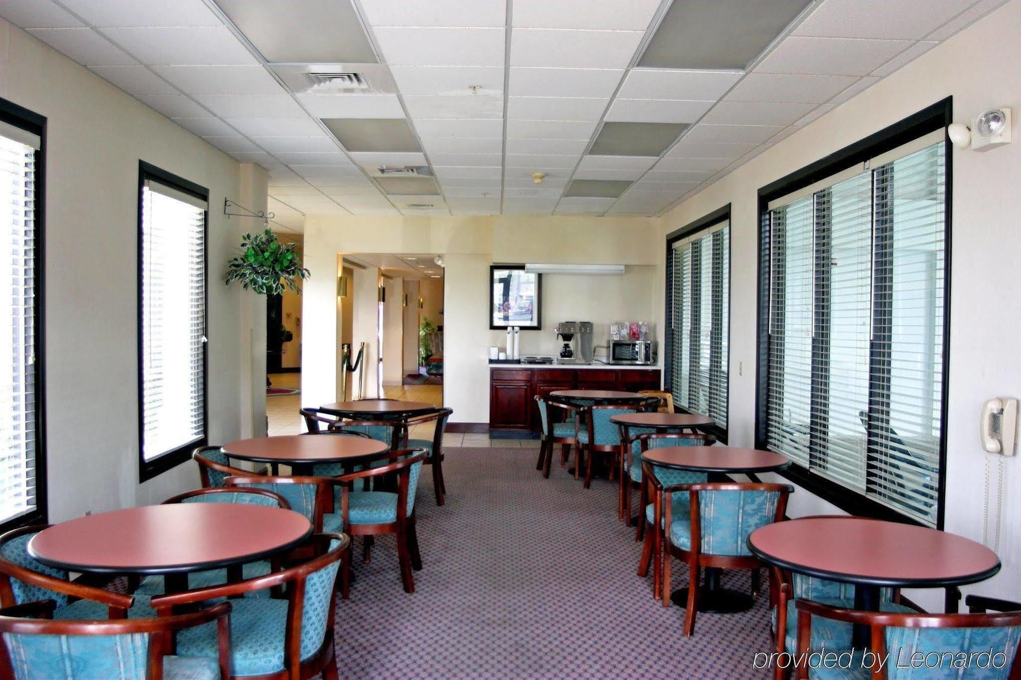 Quality Inn West Plains Restaurant photo
